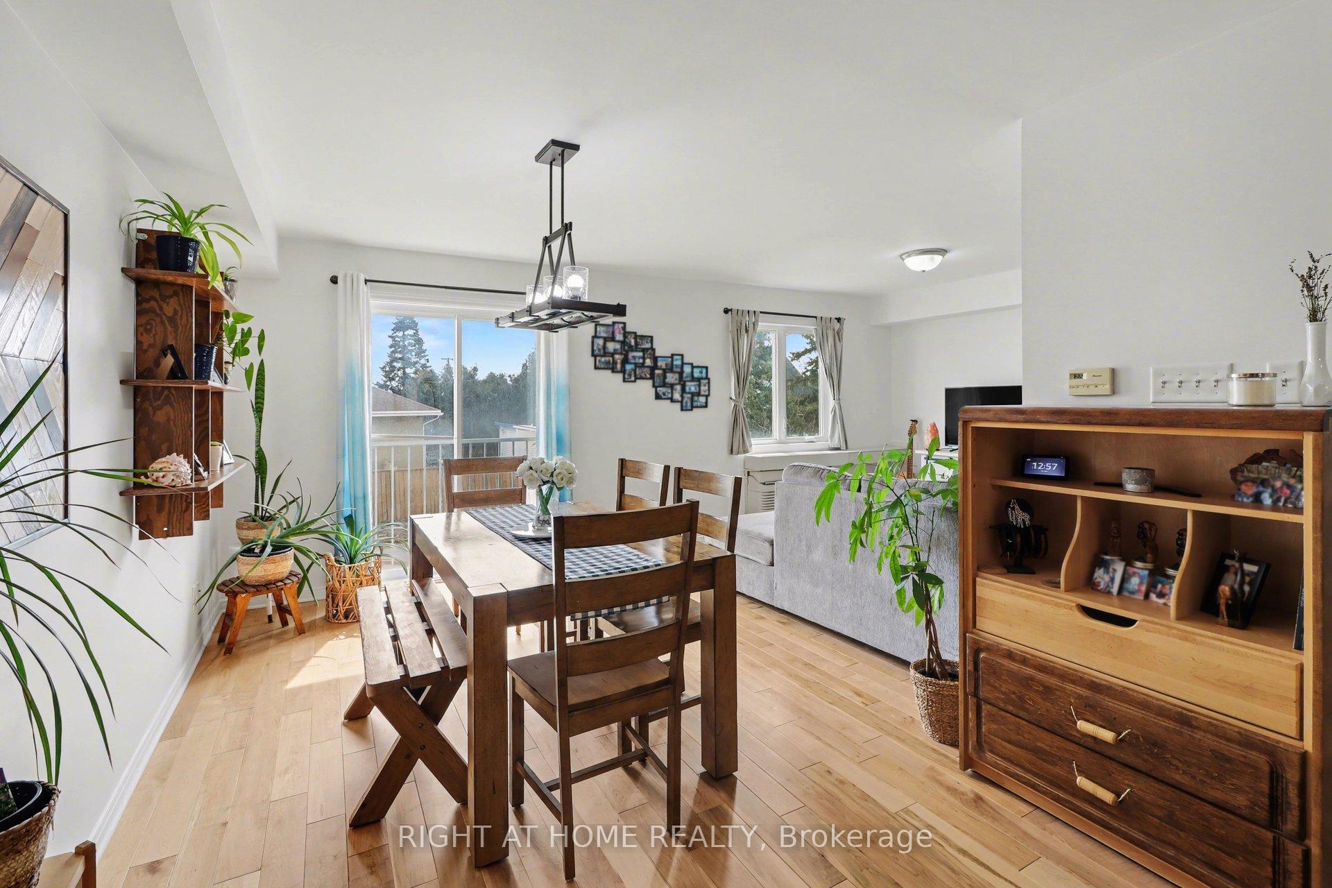 Photo 13 of Unit 202, 646 Cummings Avenue, Ottawa, Castle Heights/Rideau High — HOMEH