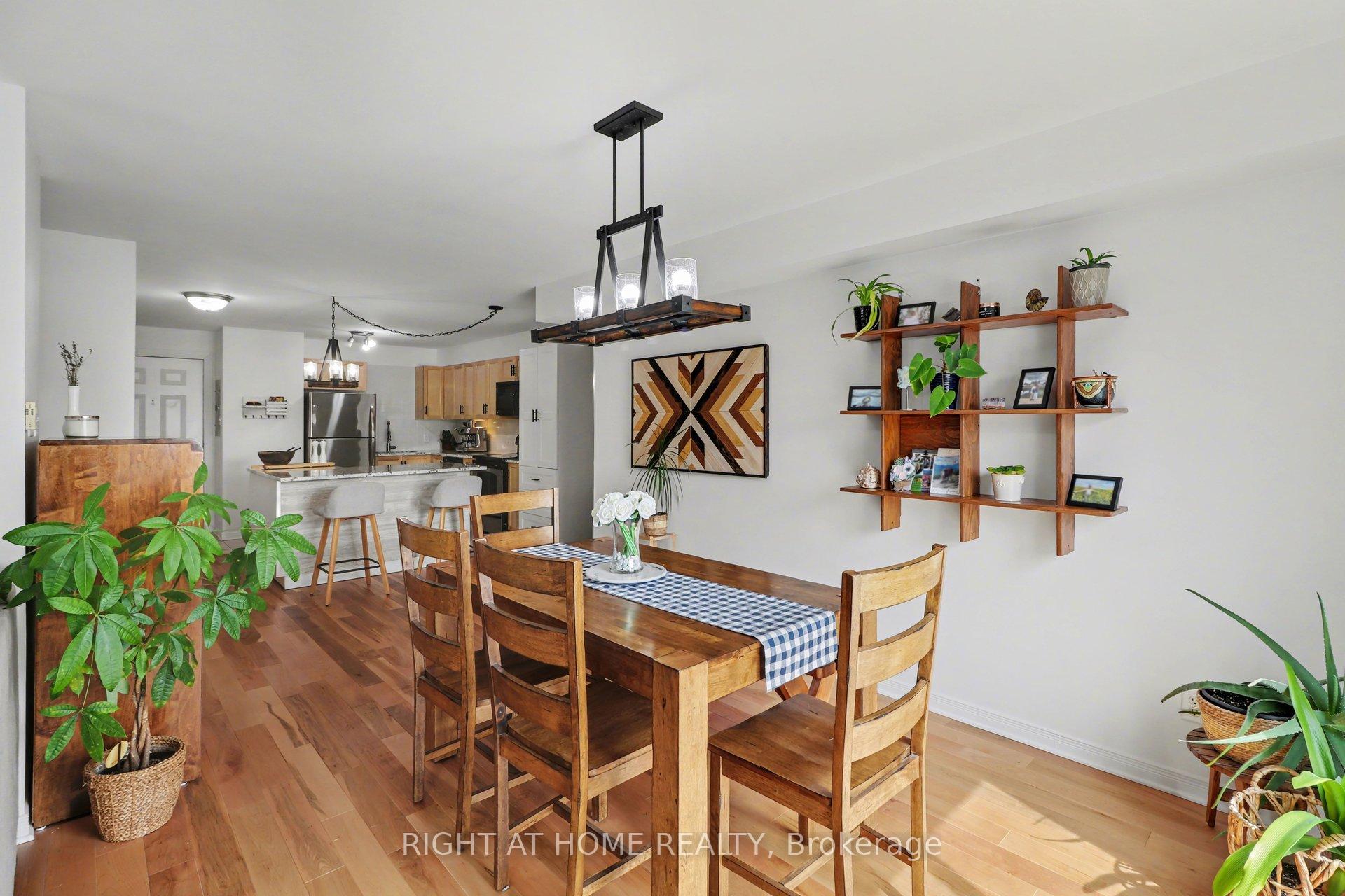 Photo 12 of Unit 202, 646 Cummings Avenue, Ottawa, Castle Heights/Rideau High — HOMEH