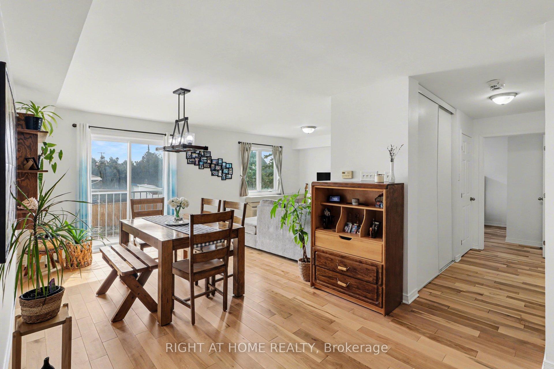 Photo 15 of Unit 202, 646 Cummings Avenue, Ottawa, Castle Heights/Rideau High — HOMEH