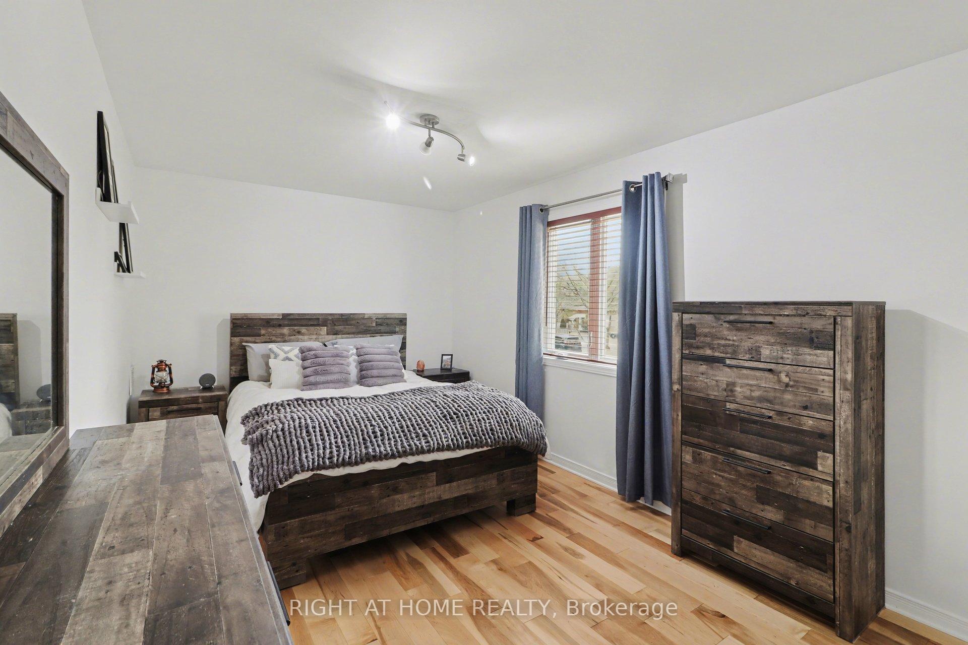 Photo 24 of Unit 202, 646 Cummings Avenue, Ottawa, Castle Heights/Rideau High — HOMEH