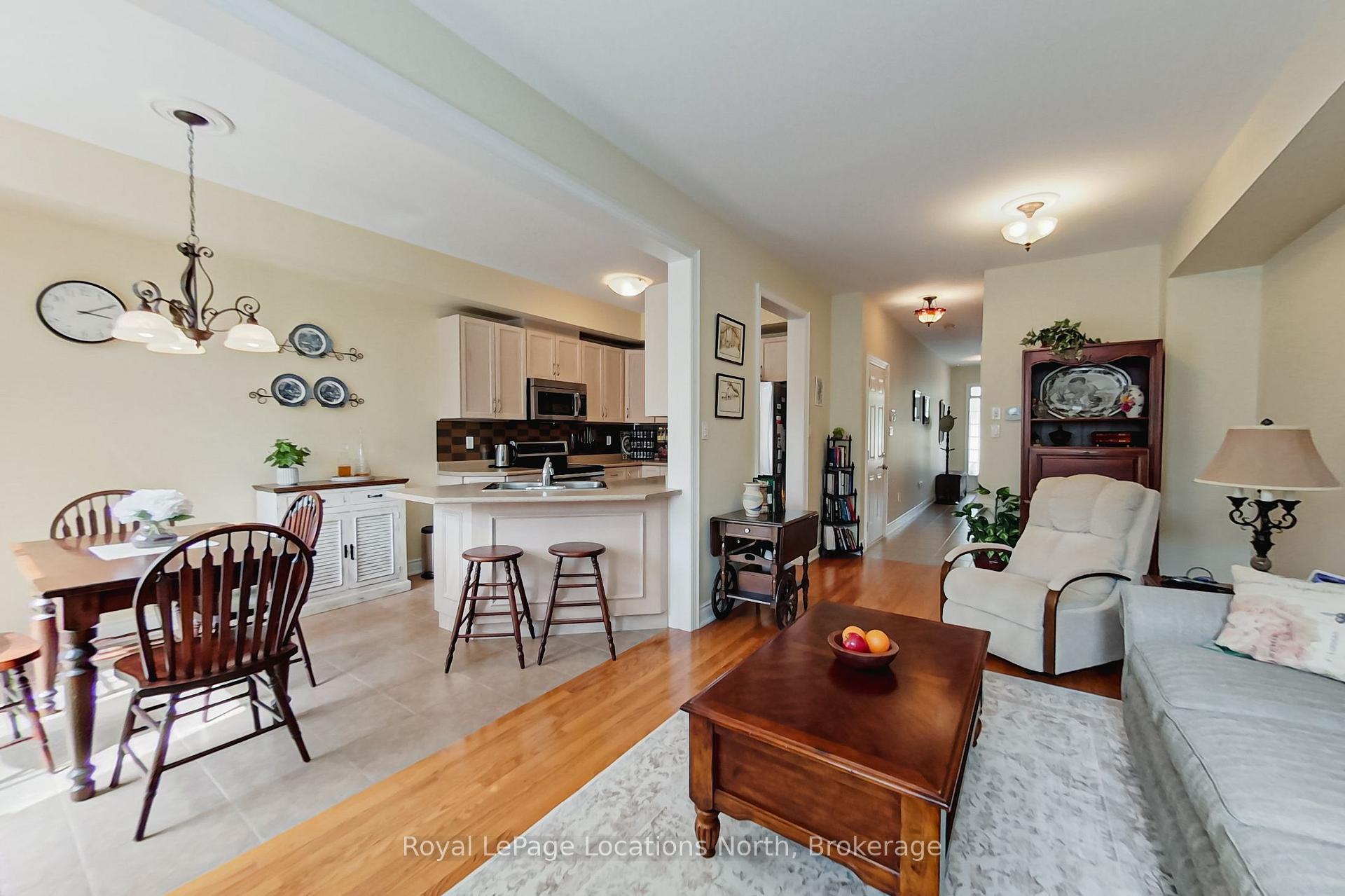 Photo 11 of 34 Savannah Crescent, Wasaga Beach — HOMEH