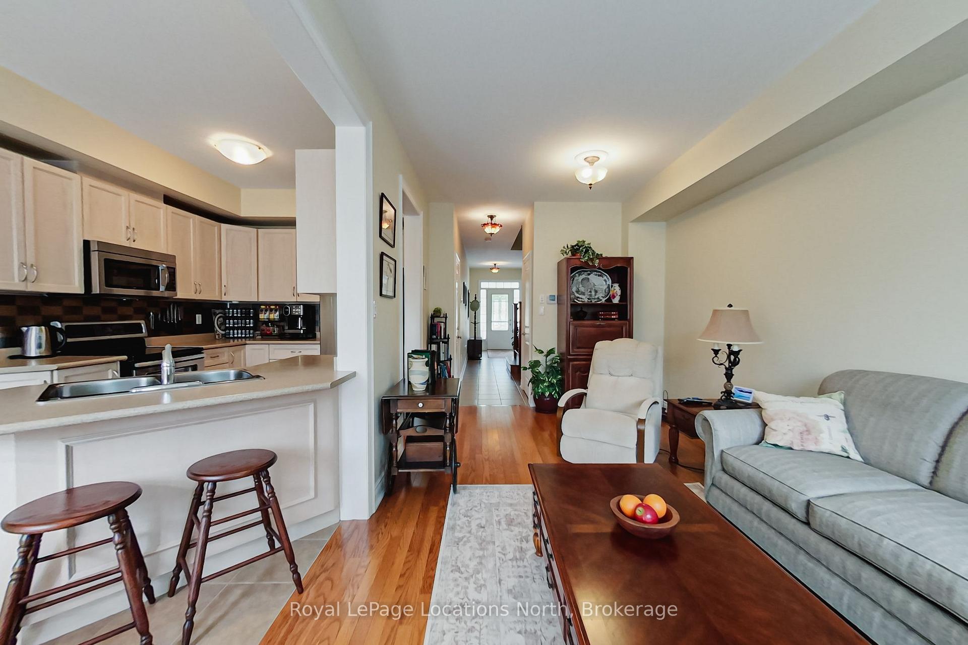 Photo 12 of 34 Savannah Crescent, Wasaga Beach — HOMEH