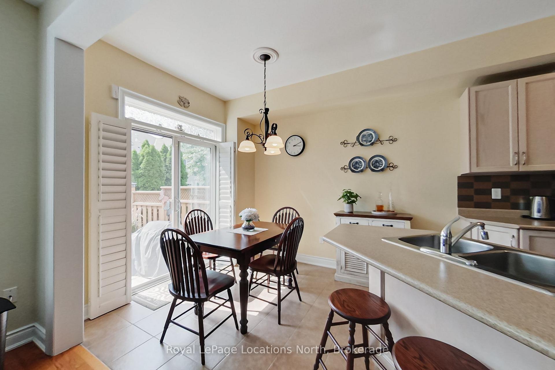 Photo 13 of 34 Savannah Crescent, Wasaga Beach — HOMEH