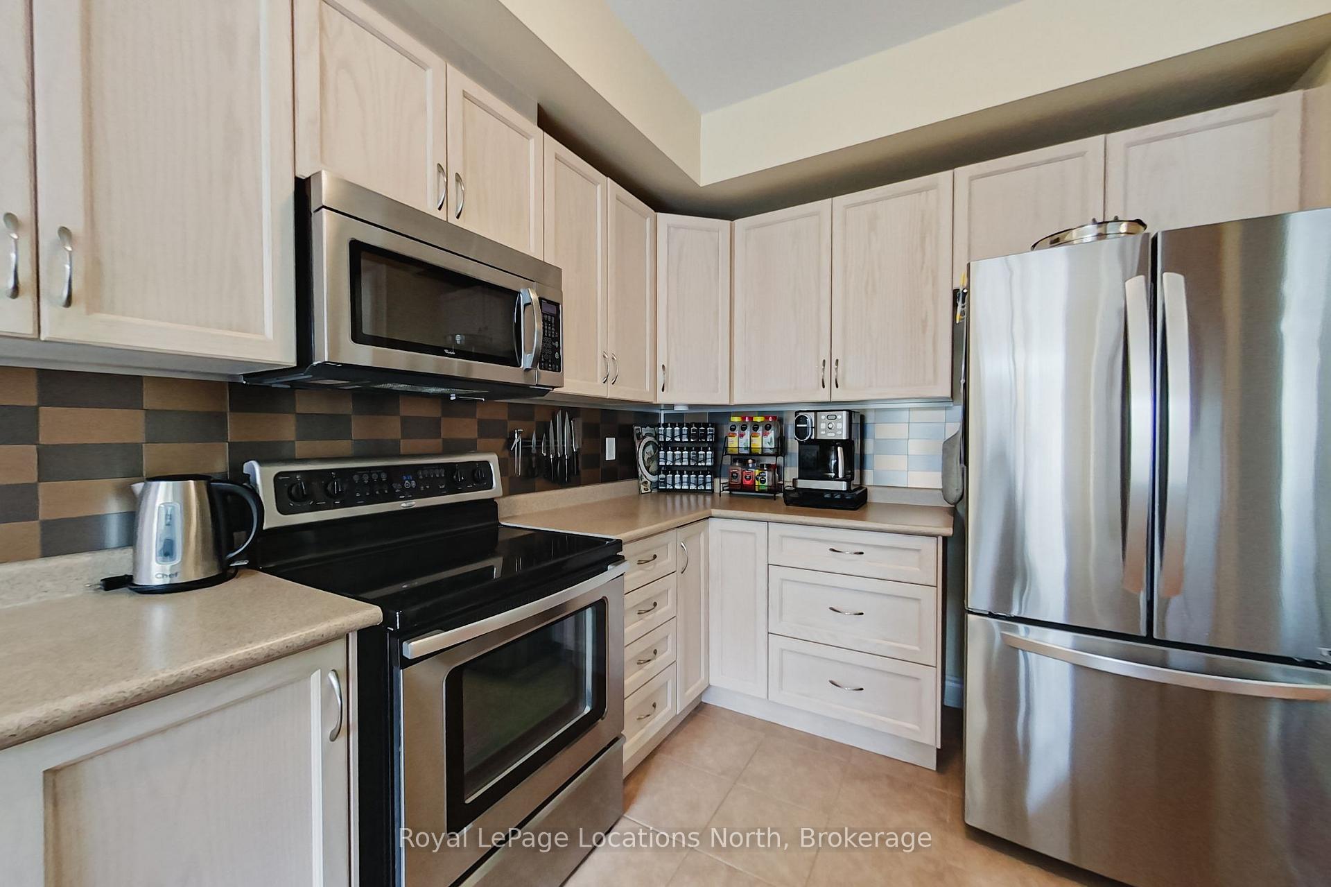 Photo 17 of 34 Savannah Crescent, Wasaga Beach — HOMEH