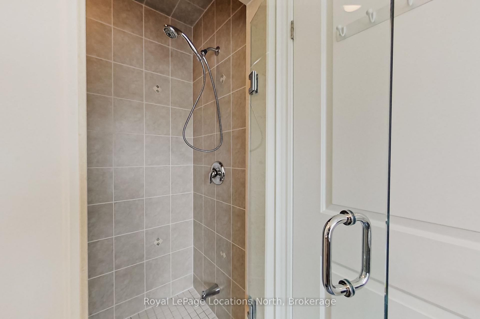 Photo 25 of 34 Savannah Crescent, Wasaga Beach — HOMEH
