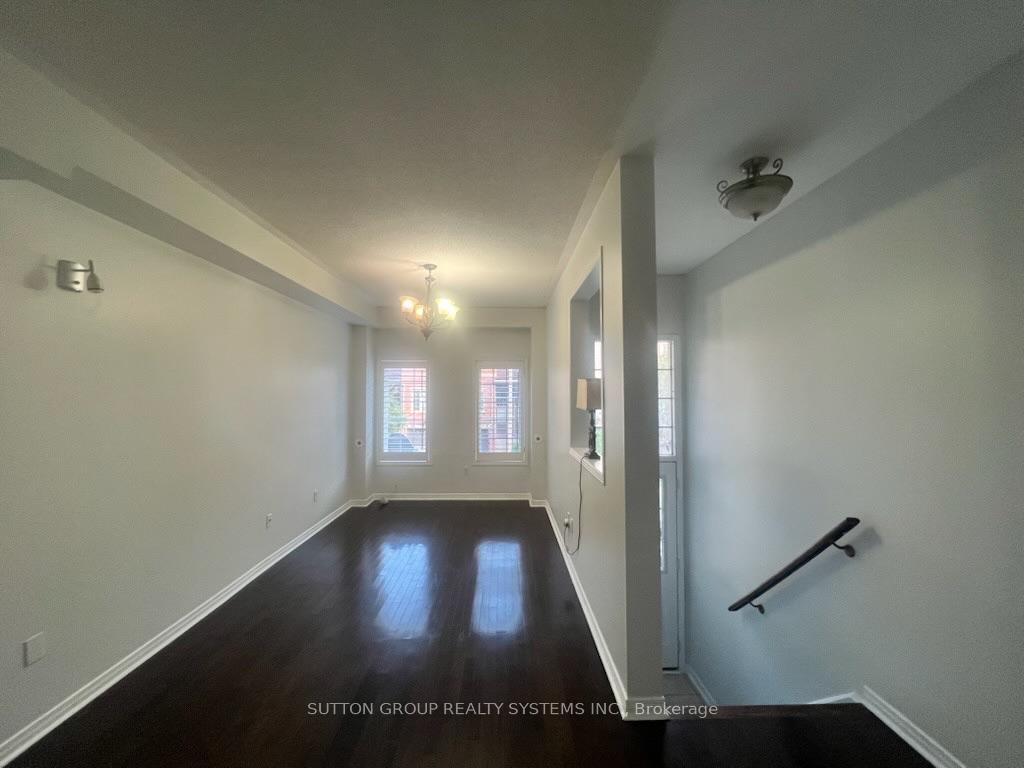 Photo 4 of Unit 55, 435 Hensall Circle, Mississauga, Cooksville — HOMEH
