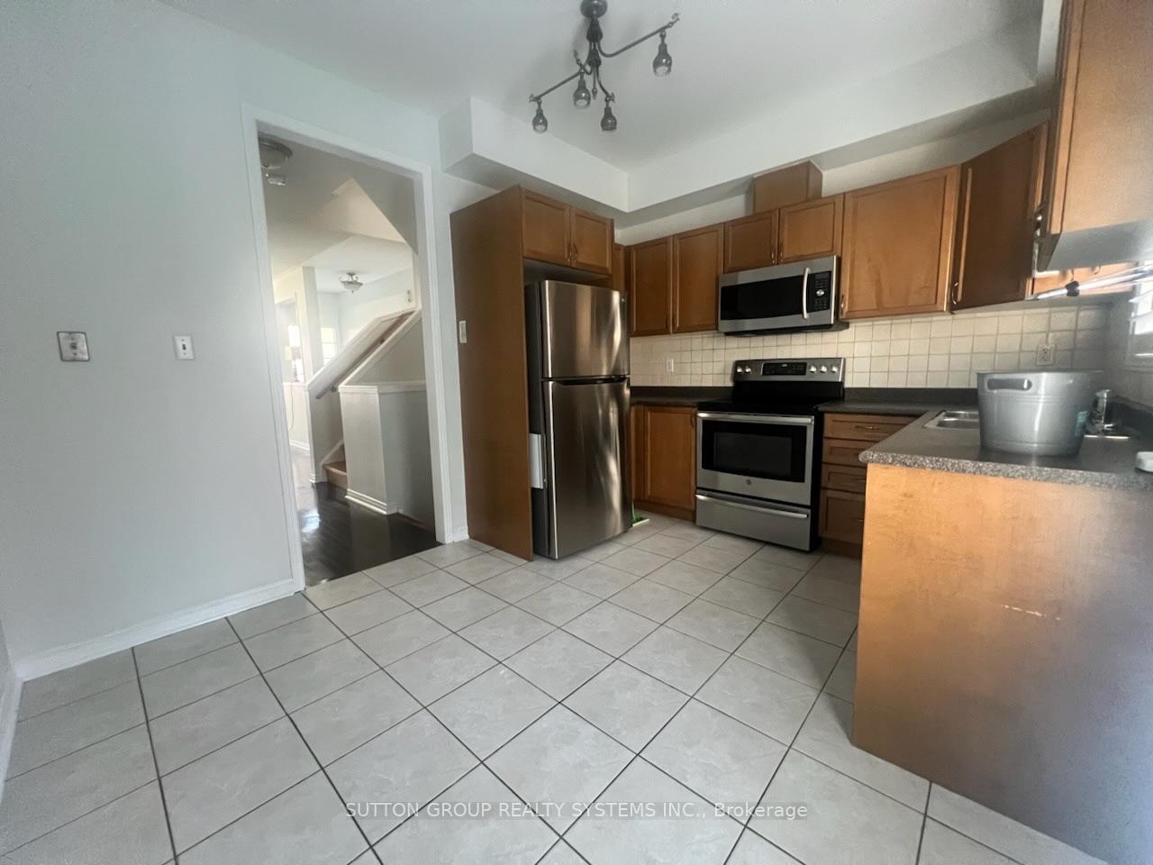 Photo 8 of Unit 55, 435 Hensall Circle, Mississauga, Cooksville — HOMEH