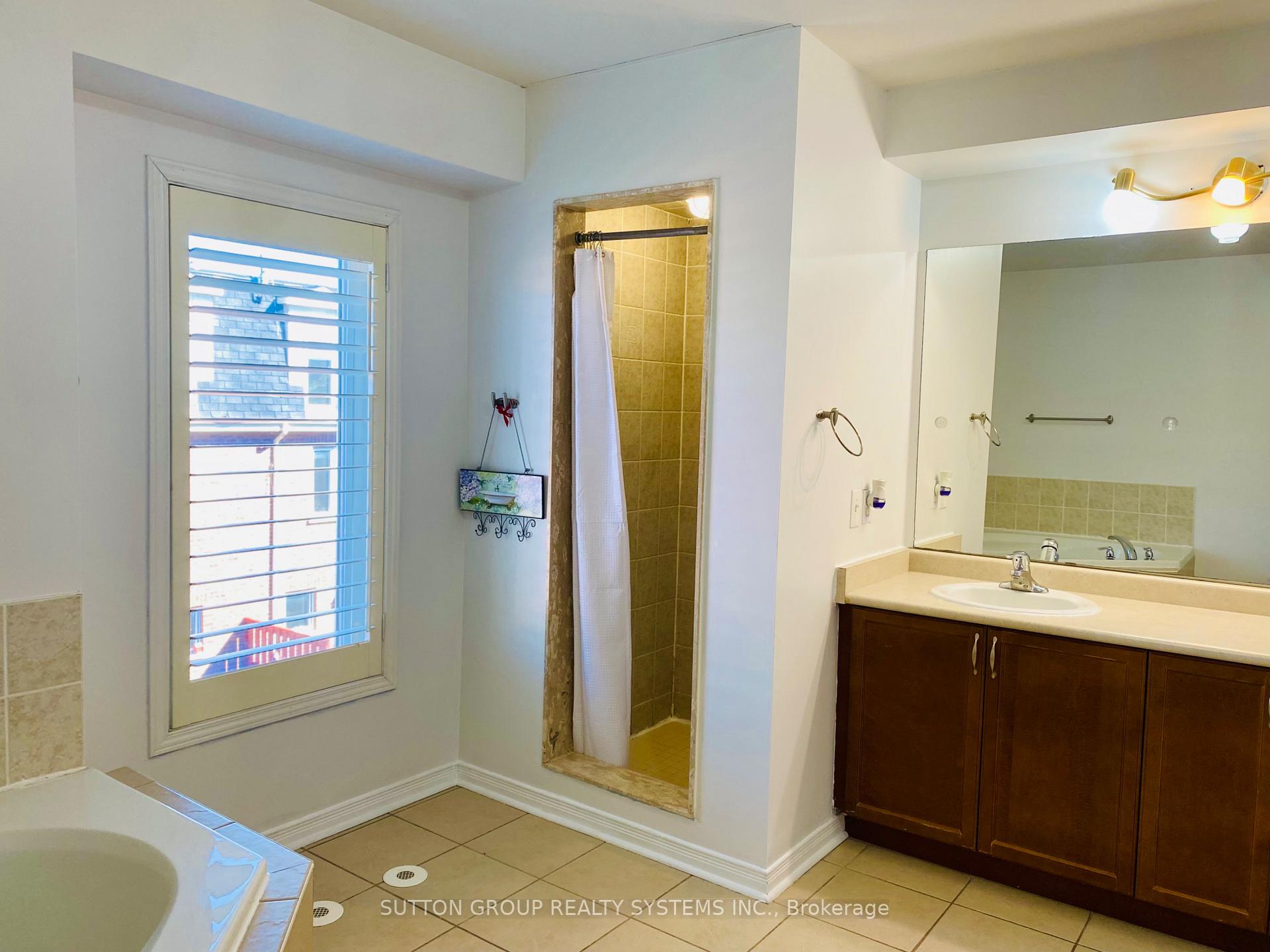 Photo 15 of Unit 55, 435 Hensall Circle, Mississauga, Cooksville — HOMEH