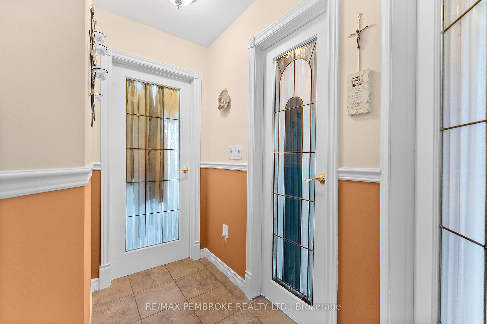 Photo 6 of 1315 Blakely Crescent W, Pembroke, Pembroke — HOMEH