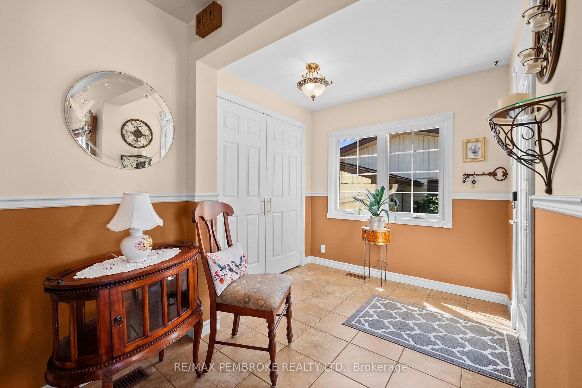 Photo 7 of 1315 Blakely Crescent W, Pembroke, Pembroke — HOMEH