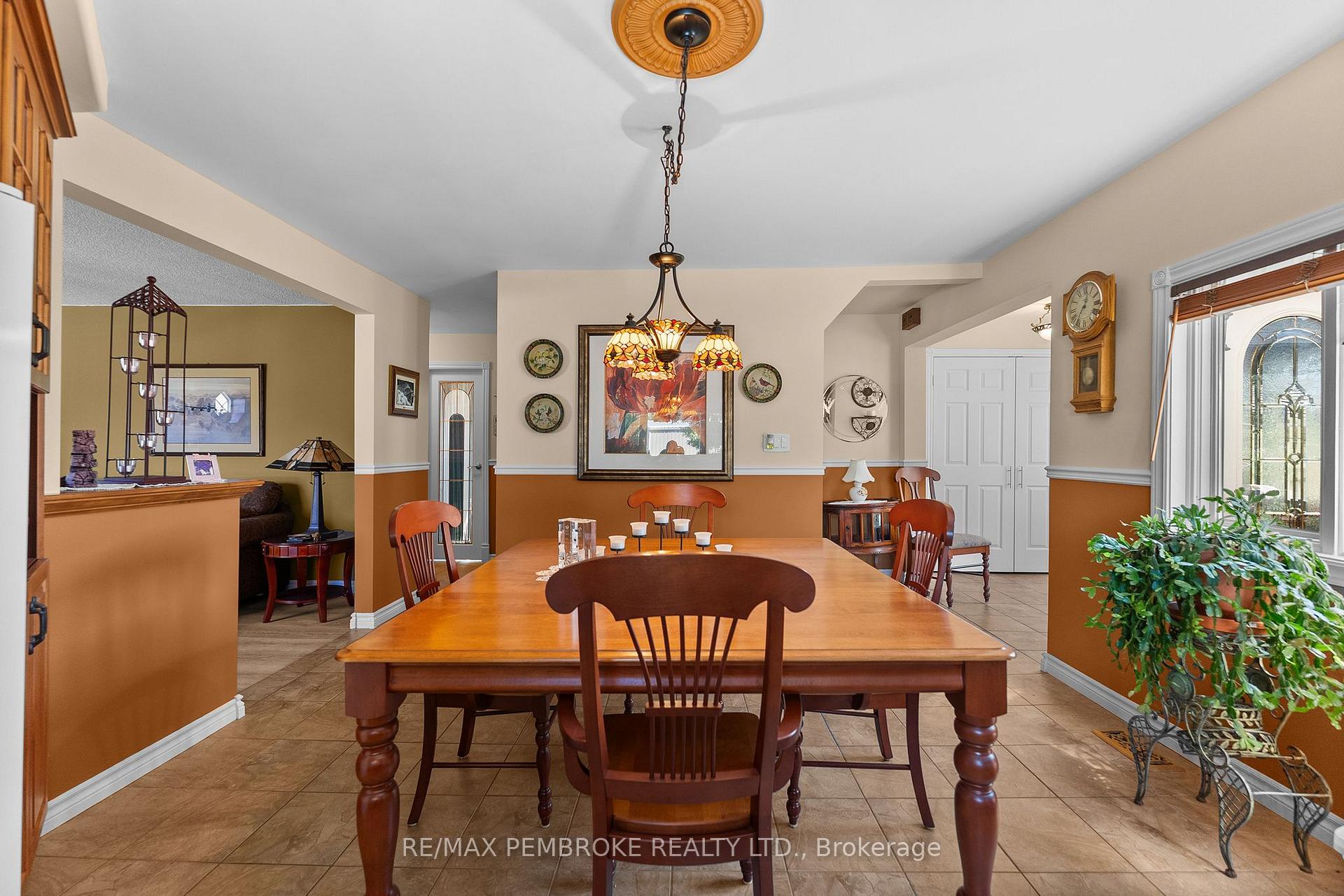 Photo 12 of 1315 Blakely Crescent W, Pembroke, Pembroke — HOMEH