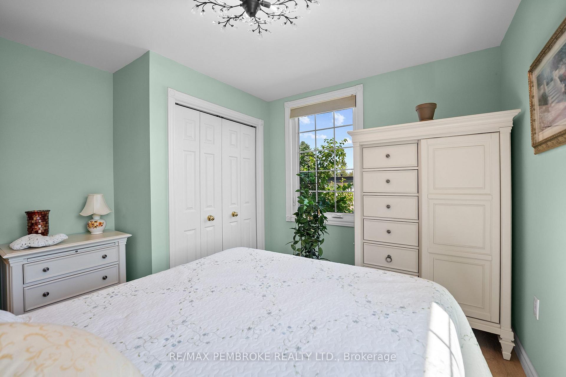 Photo 17 of 1315 Blakely Crescent W, Pembroke, Pembroke — HOMEH