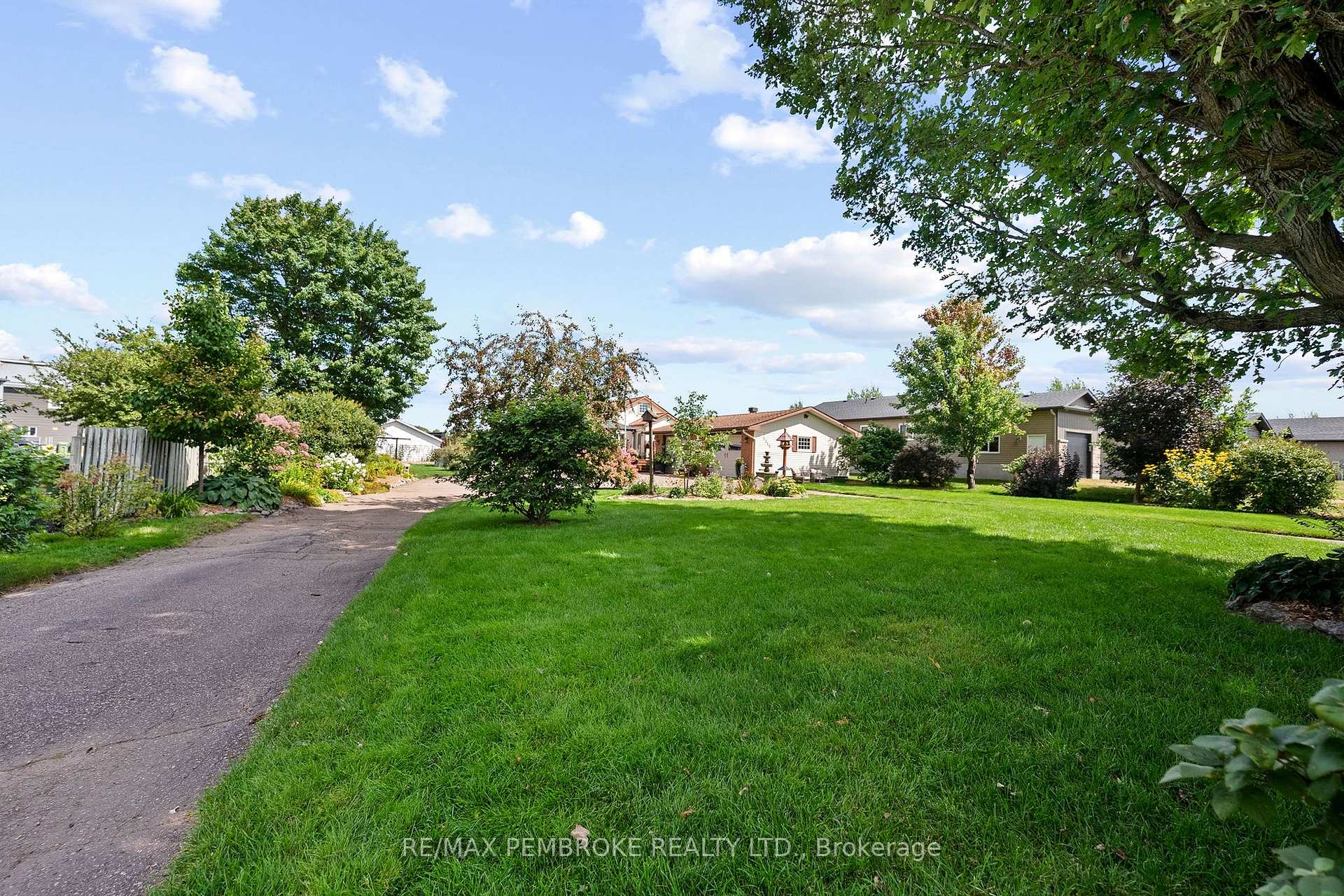 Photo 39 of 1315 Blakely Crescent W, Pembroke, Pembroke — HOMEH