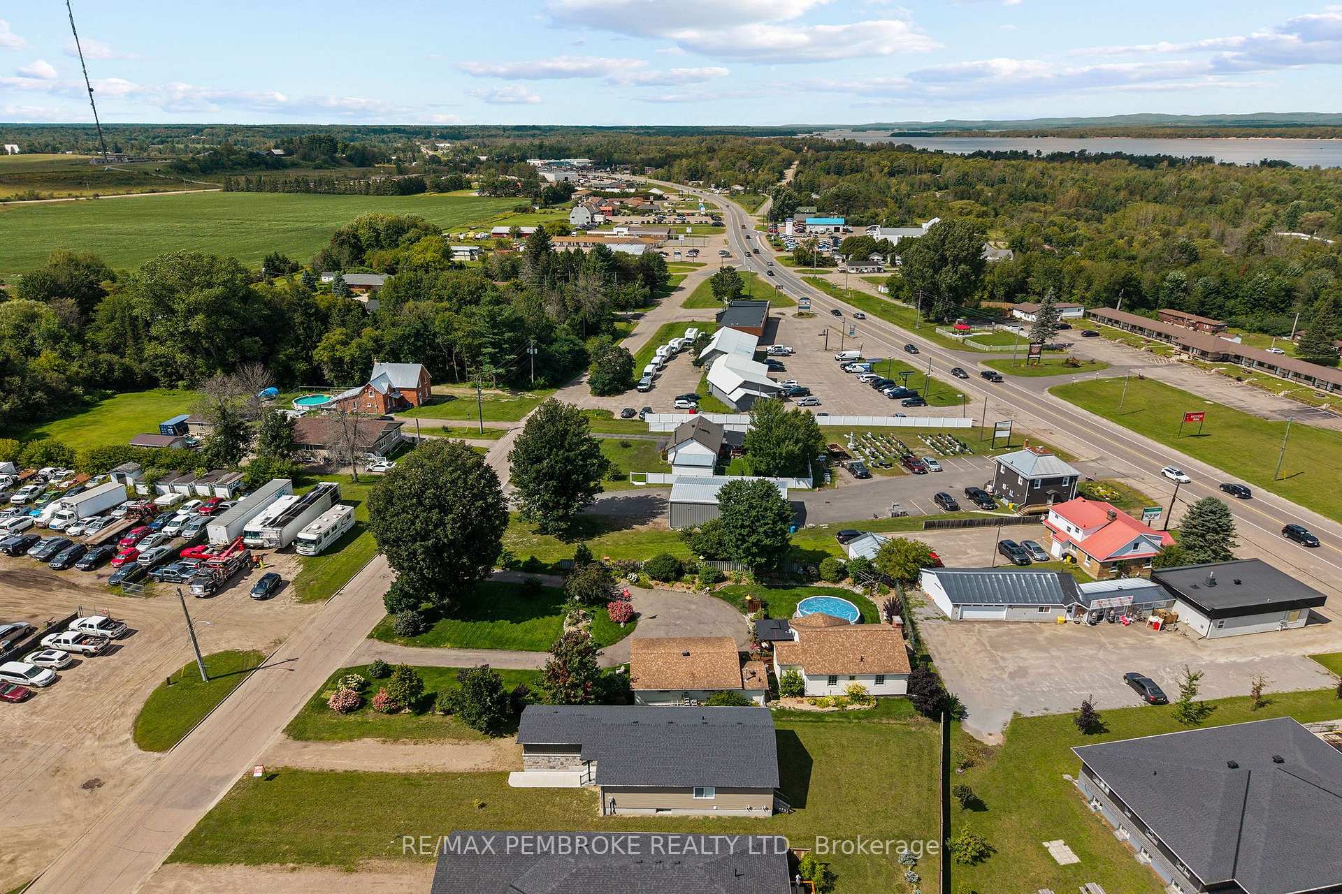 Photo 43 of 1315 Blakely Crescent W, Pembroke, Pembroke — HOMEH