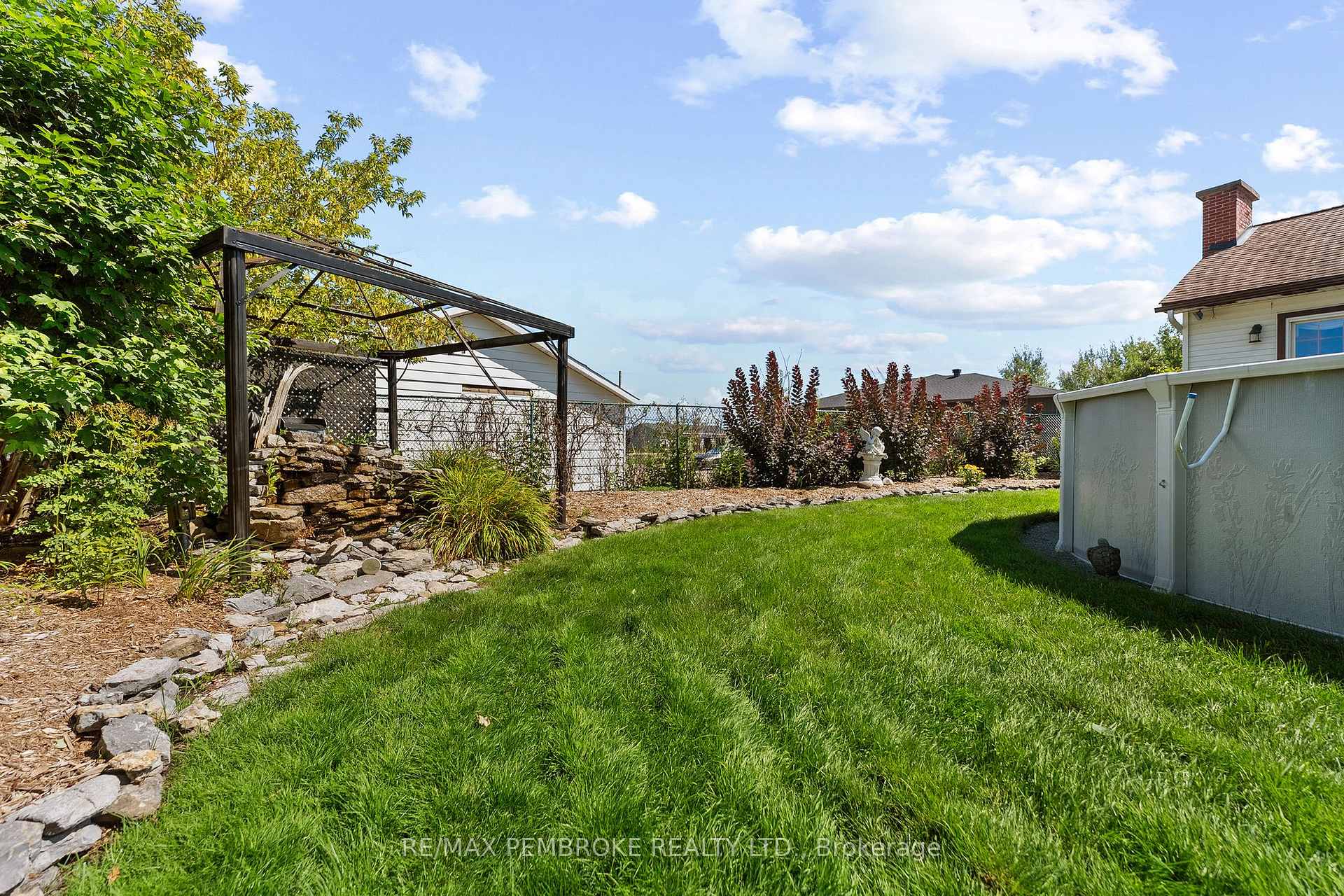 Photo 45 of 1315 Blakely Crescent W, Pembroke, Pembroke — HOMEH