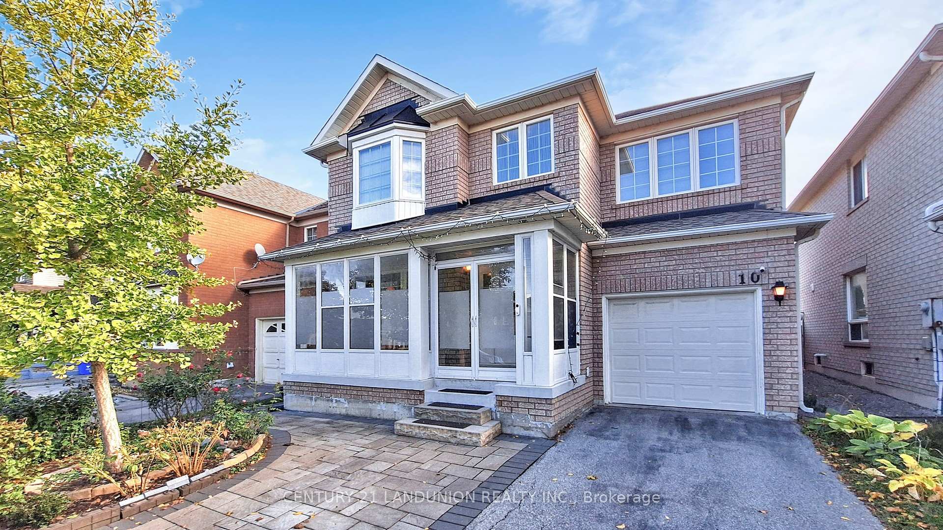 Photo 2 of 10 Majestic Drive, Markham, Berczy — HOMEH