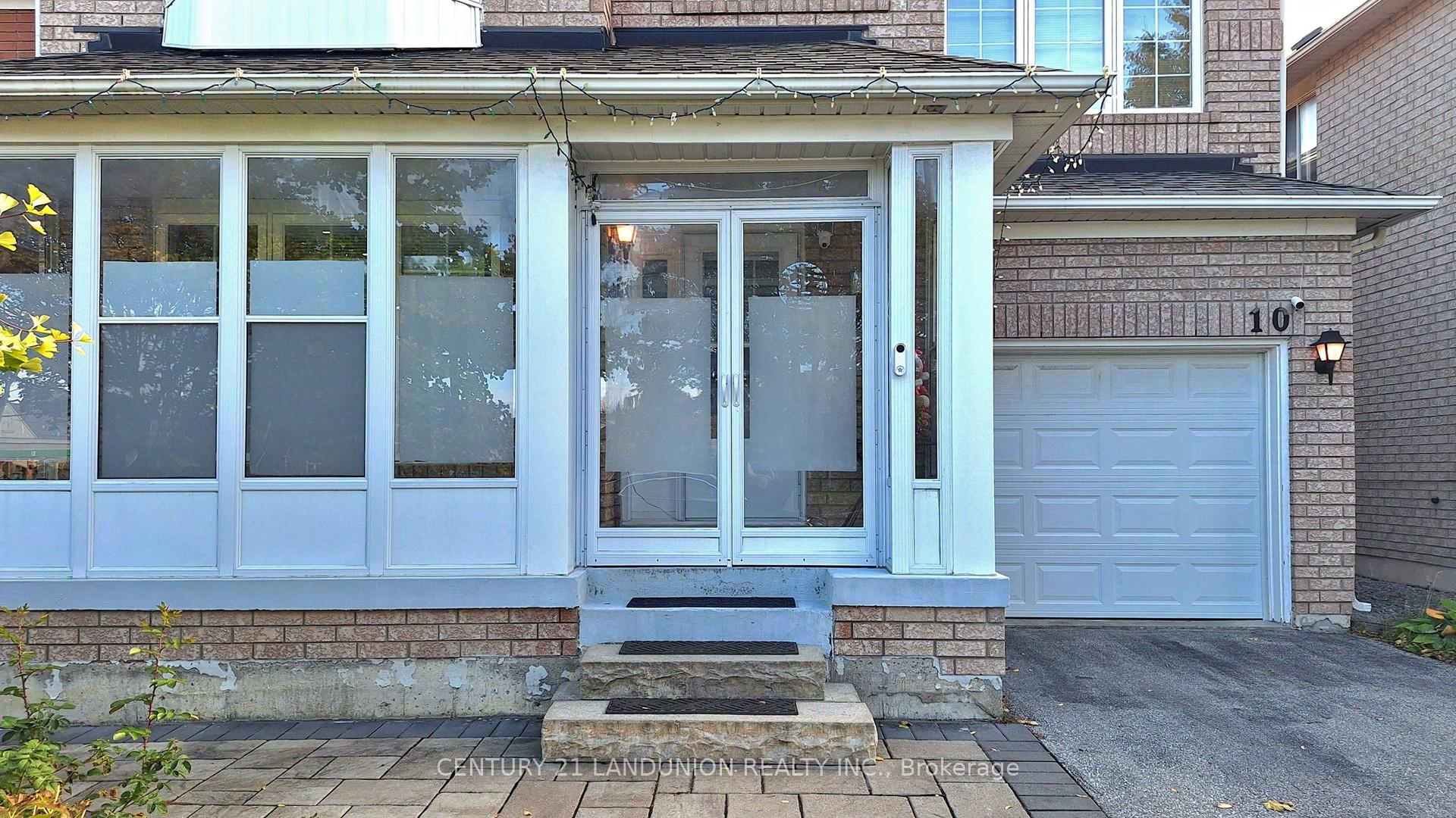 Photo 3 of 10 Majestic Drive, Markham, Berczy — HOMEH