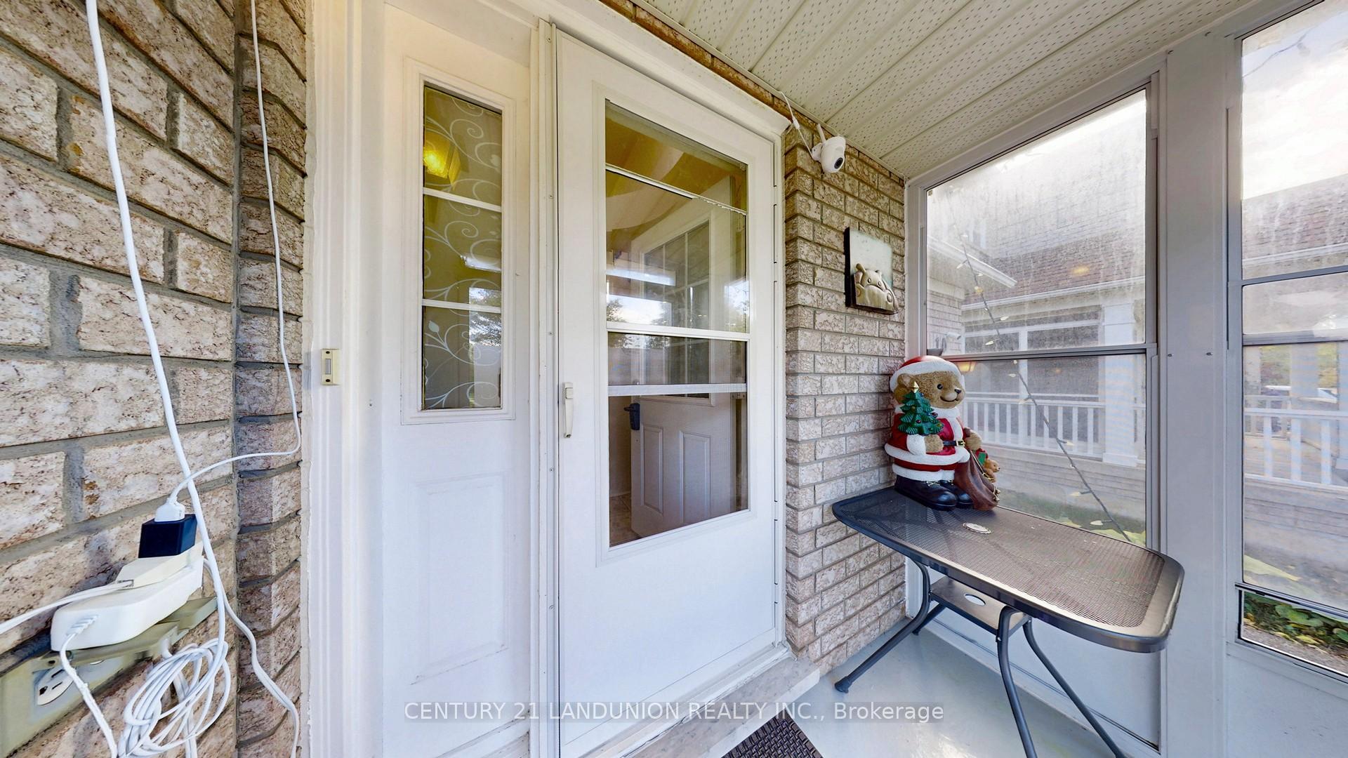 Photo 6 of 10 Majestic Drive, Markham, Berczy — HOMEH