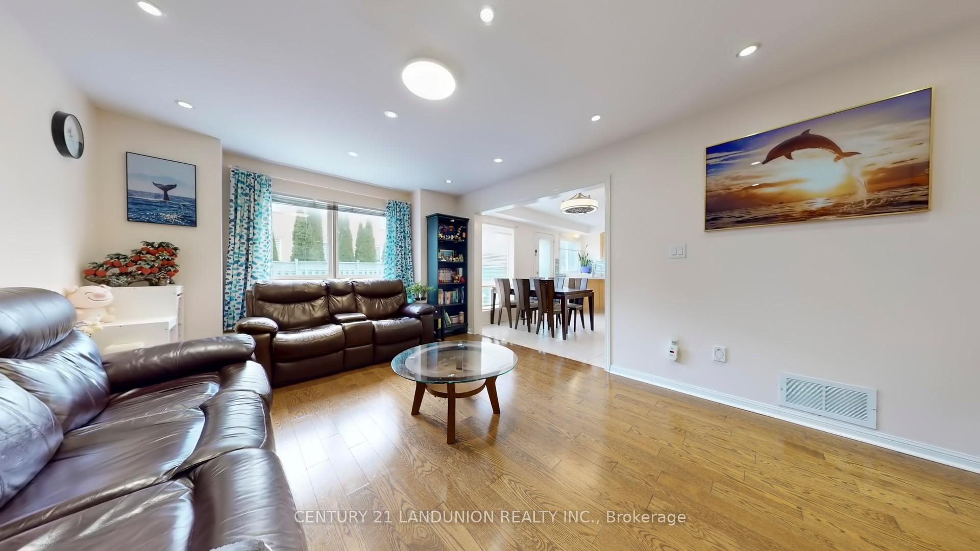 Photo 8 of 10 Majestic Drive, Markham, Berczy — HOMEH