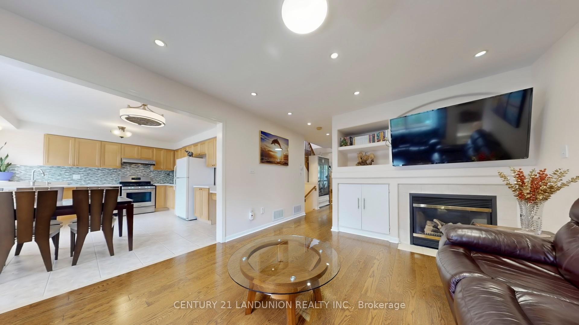 Photo 10 of 10 Majestic Drive, Markham, Berczy — HOMEH