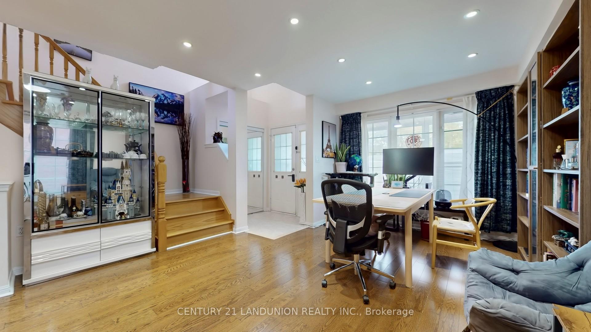 Photo 12 of 10 Majestic Drive, Markham, Berczy — HOMEH