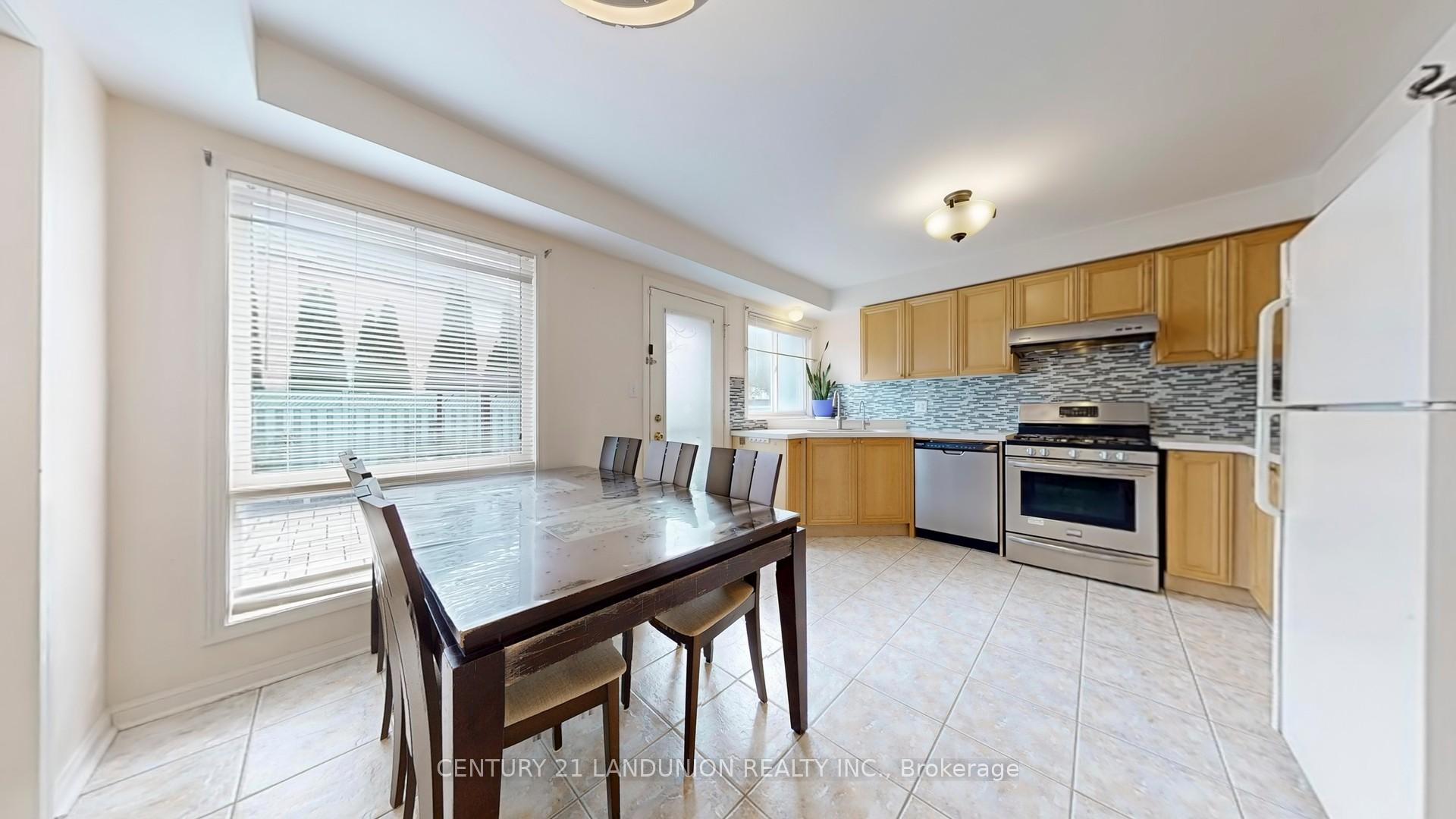 Photo 17 of 10 Majestic Drive, Markham, Berczy — HOMEH