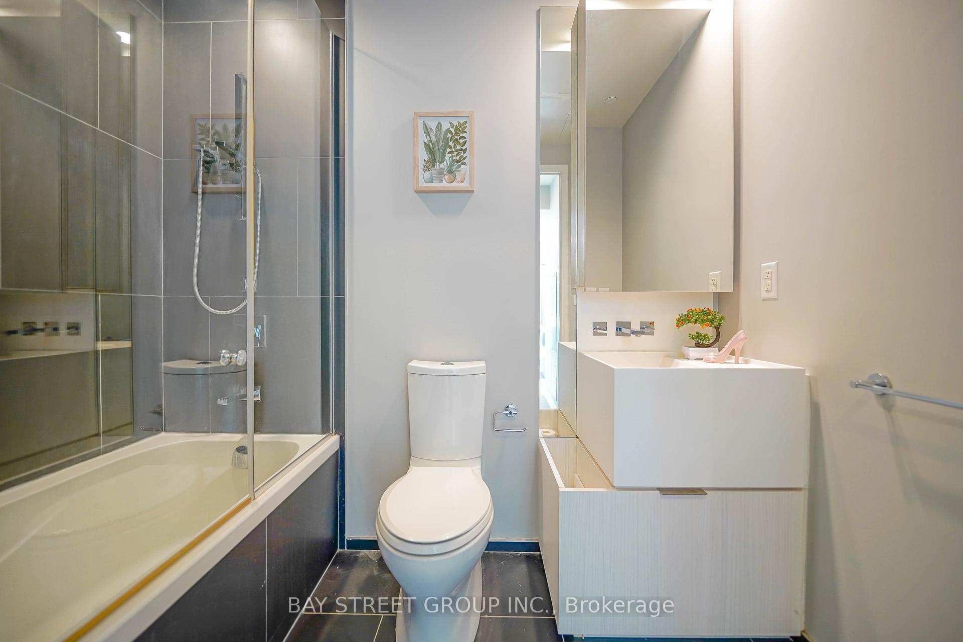 Photo 13 of Unit 1605, 1 bloor Street E, Toronto, Bay Street Corridor — HOMEH