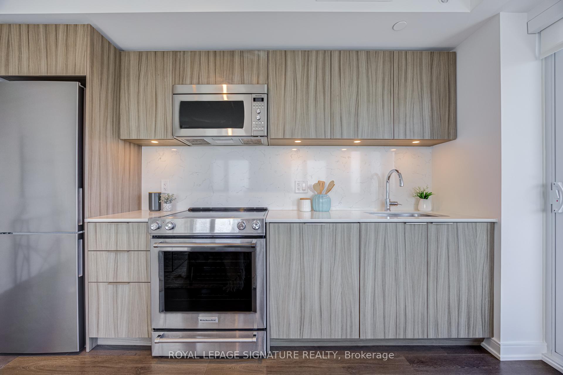 Photo 3 of Unit 2008, 30 Samuel Wood Way, Etobicoke, Islington-City Centre West — HOMEH