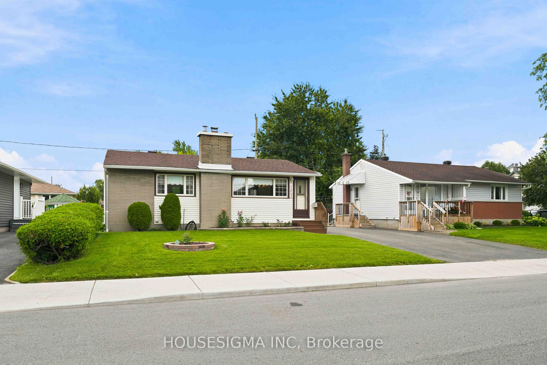 Photo 3 of 1347 R Avenue, Ottawa, Eastway Gardens/Industrial Park — HOMEH
