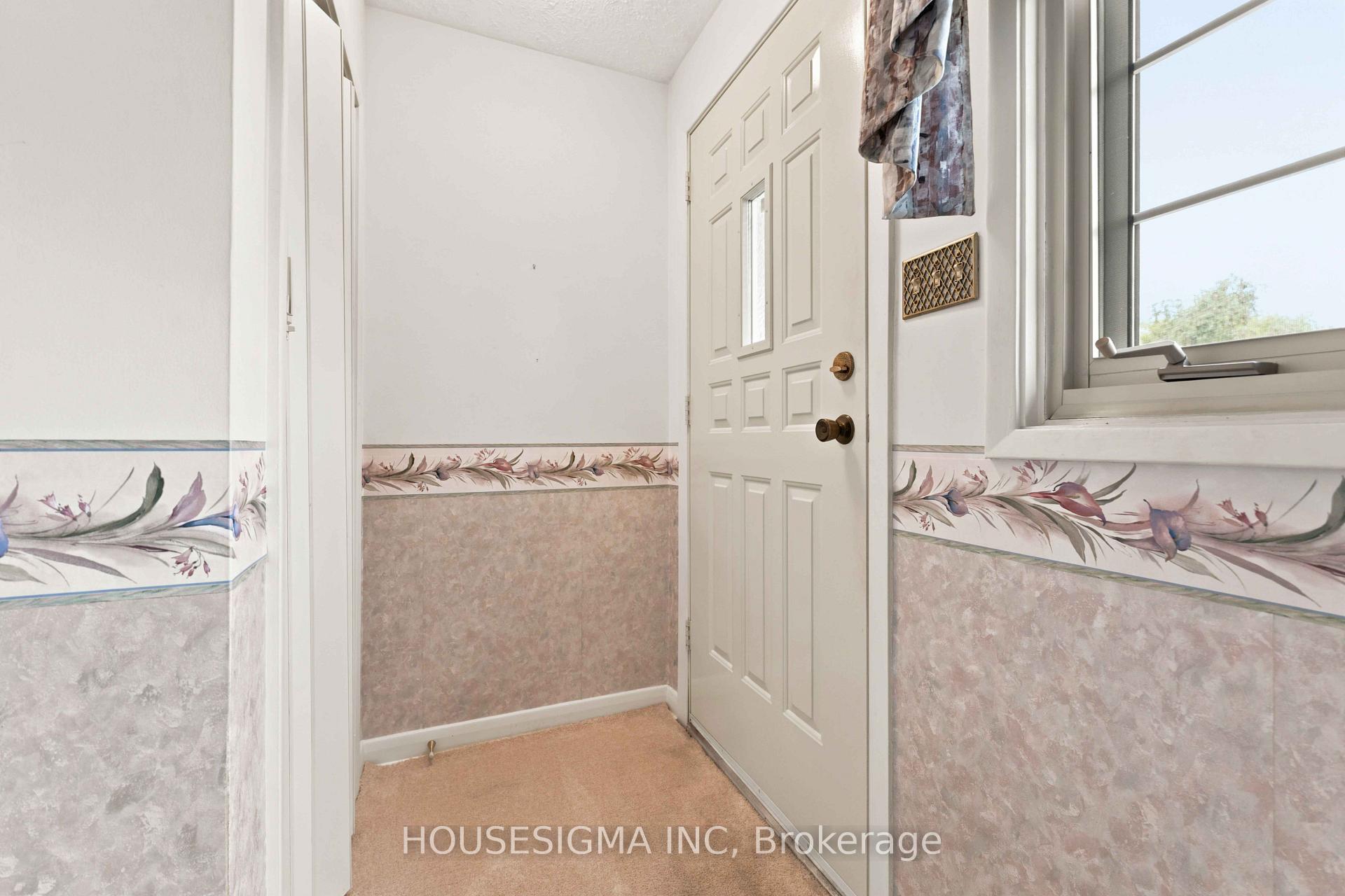 Photo 7 of 1347 R Avenue, Ottawa, Eastway Gardens/Industrial Park — HOMEH