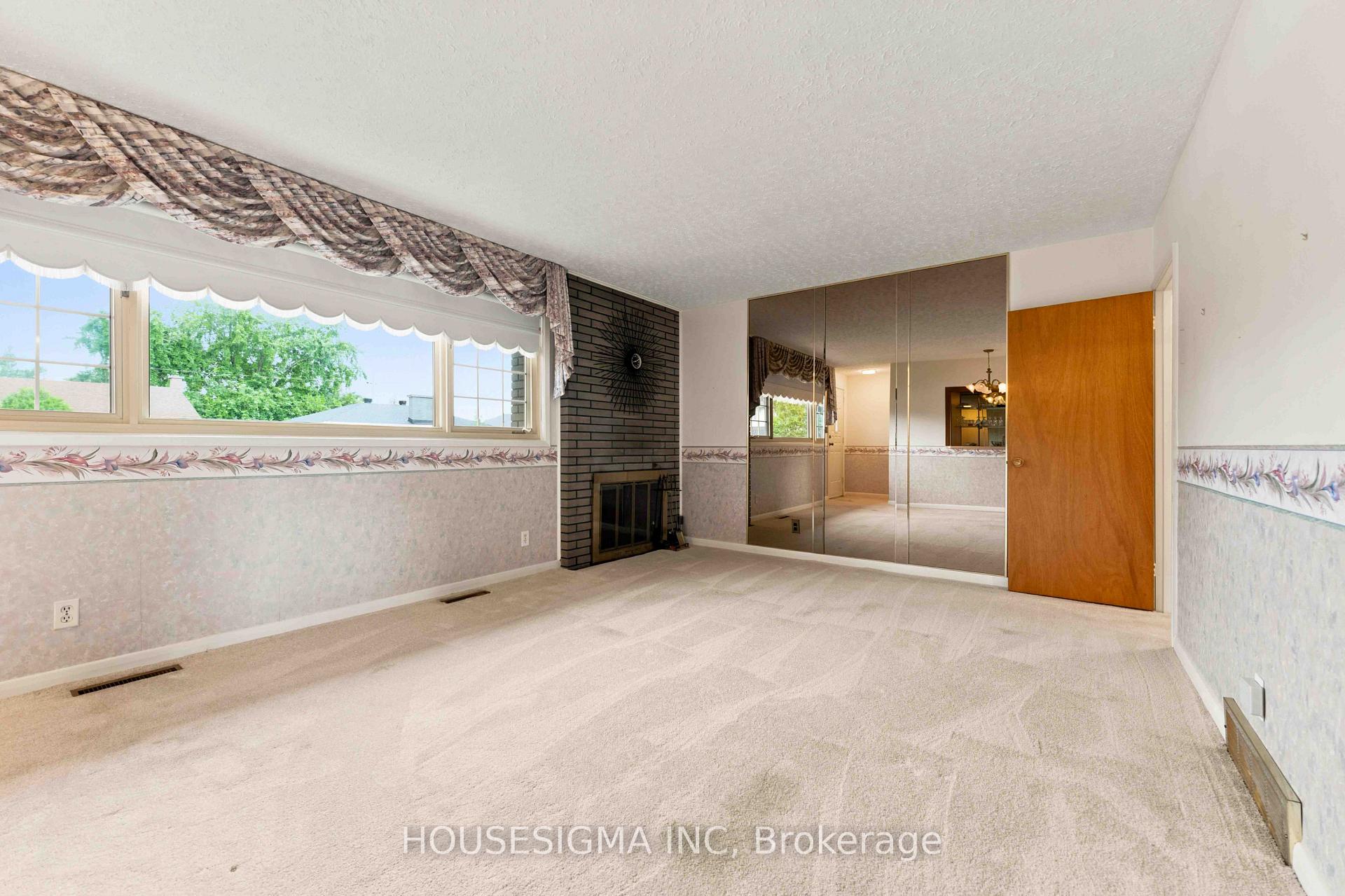 Photo 9 of 1347 R Avenue, Ottawa, Eastway Gardens/Industrial Park — HOMEH