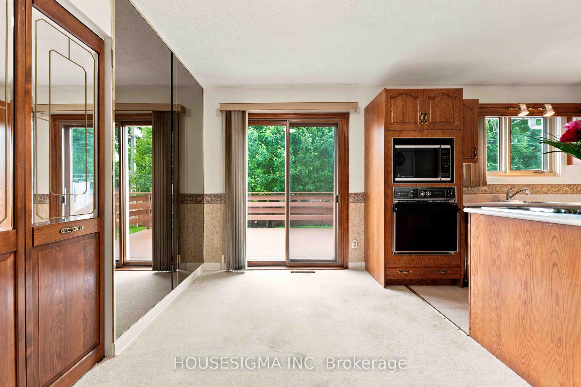 Photo 15 of 1347 R Avenue, Ottawa, Eastway Gardens/Industrial Park — HOMEH