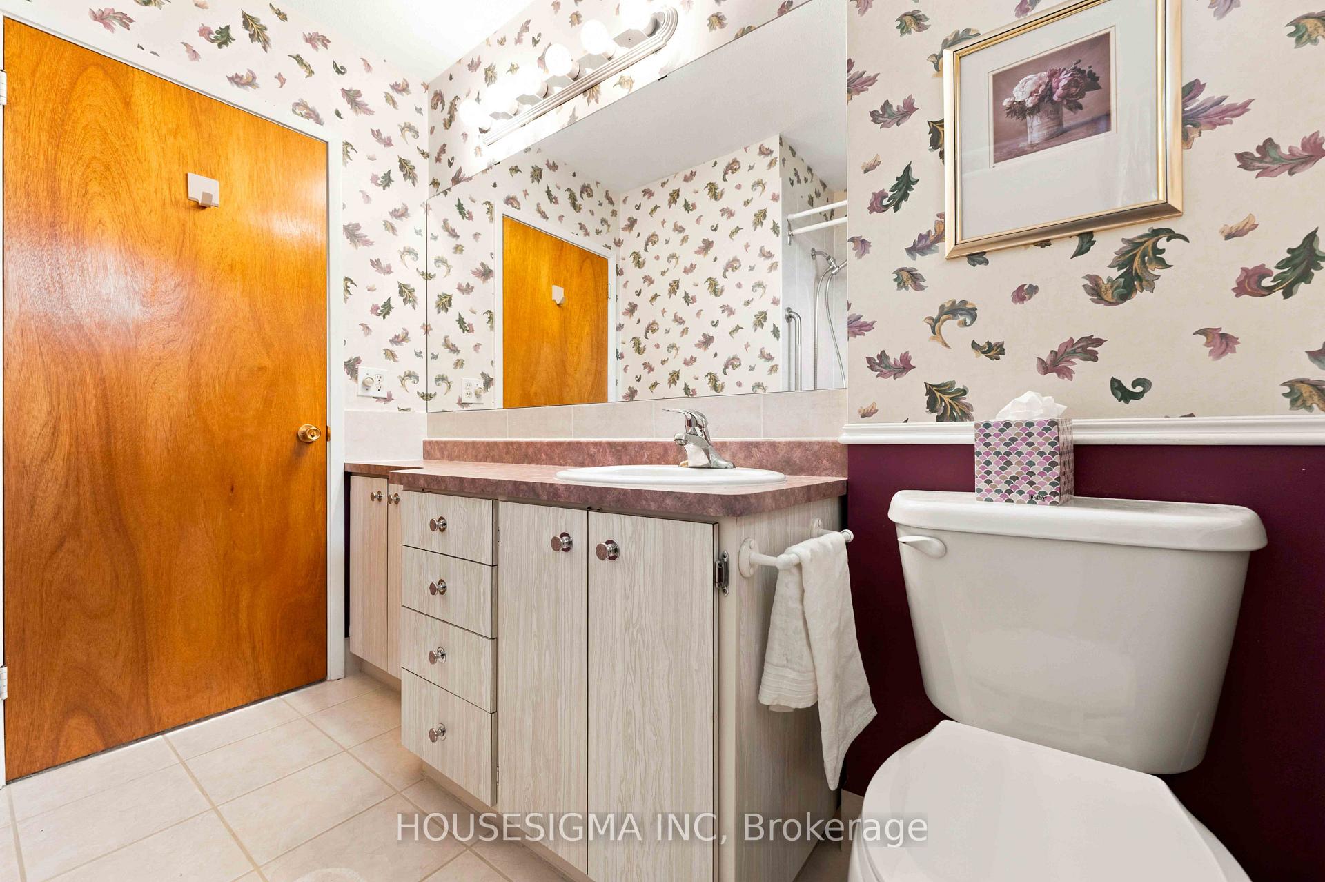 Photo 17 of 1347 R Avenue, Ottawa, Eastway Gardens/Industrial Park — HOMEH