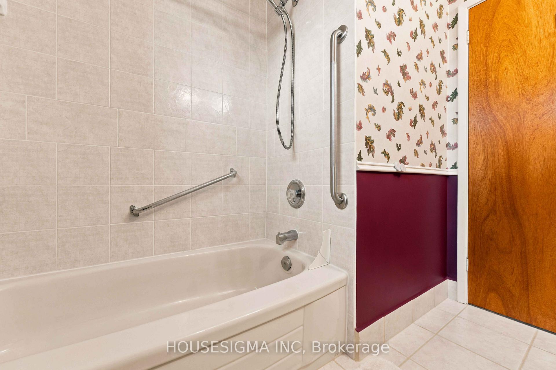 Photo 19 of 1347 R Avenue, Ottawa, Eastway Gardens/Industrial Park — HOMEH