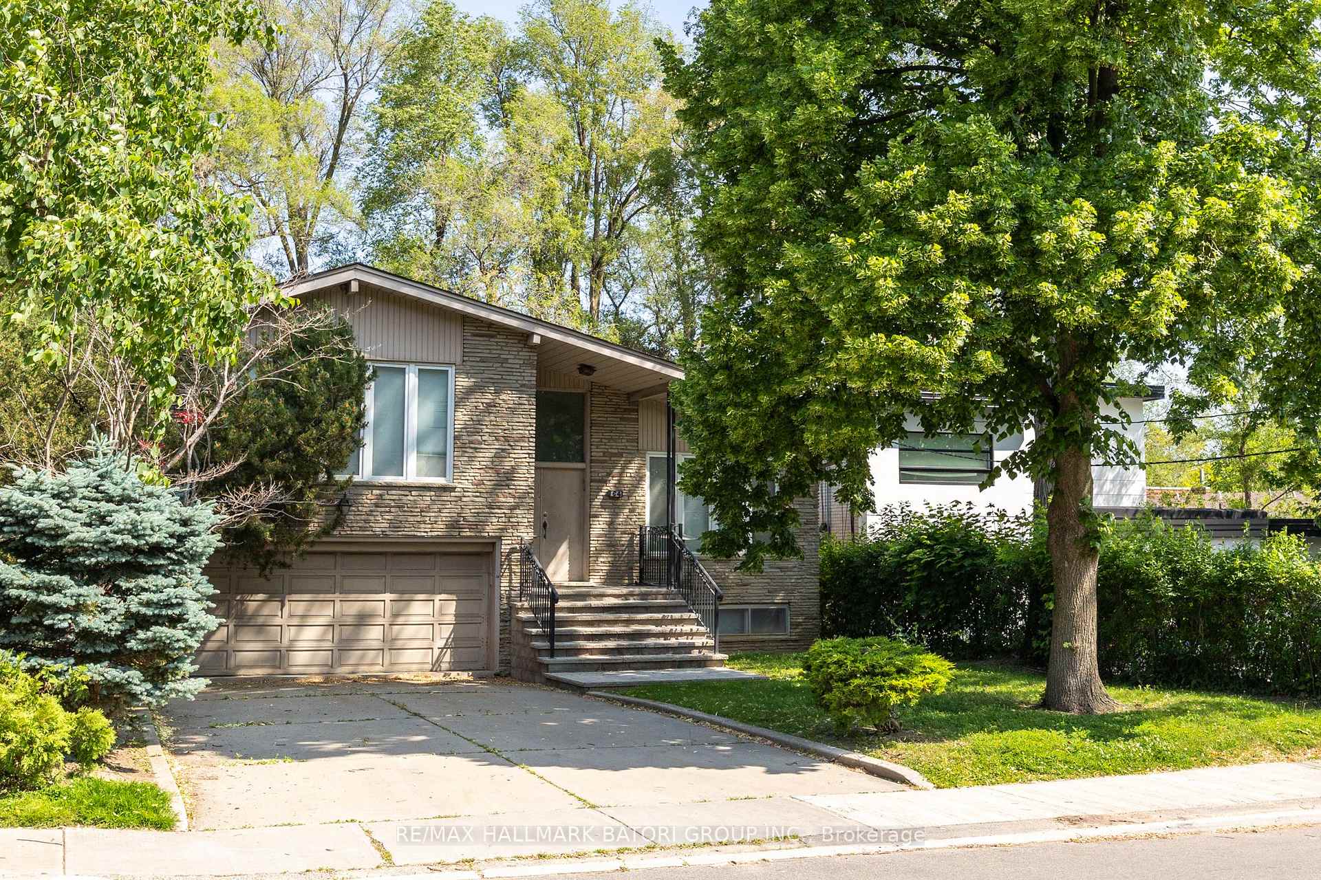 Photo 1 of 64 Prue Avenue, Toronto, Englemount-Lawrence — HOMEH