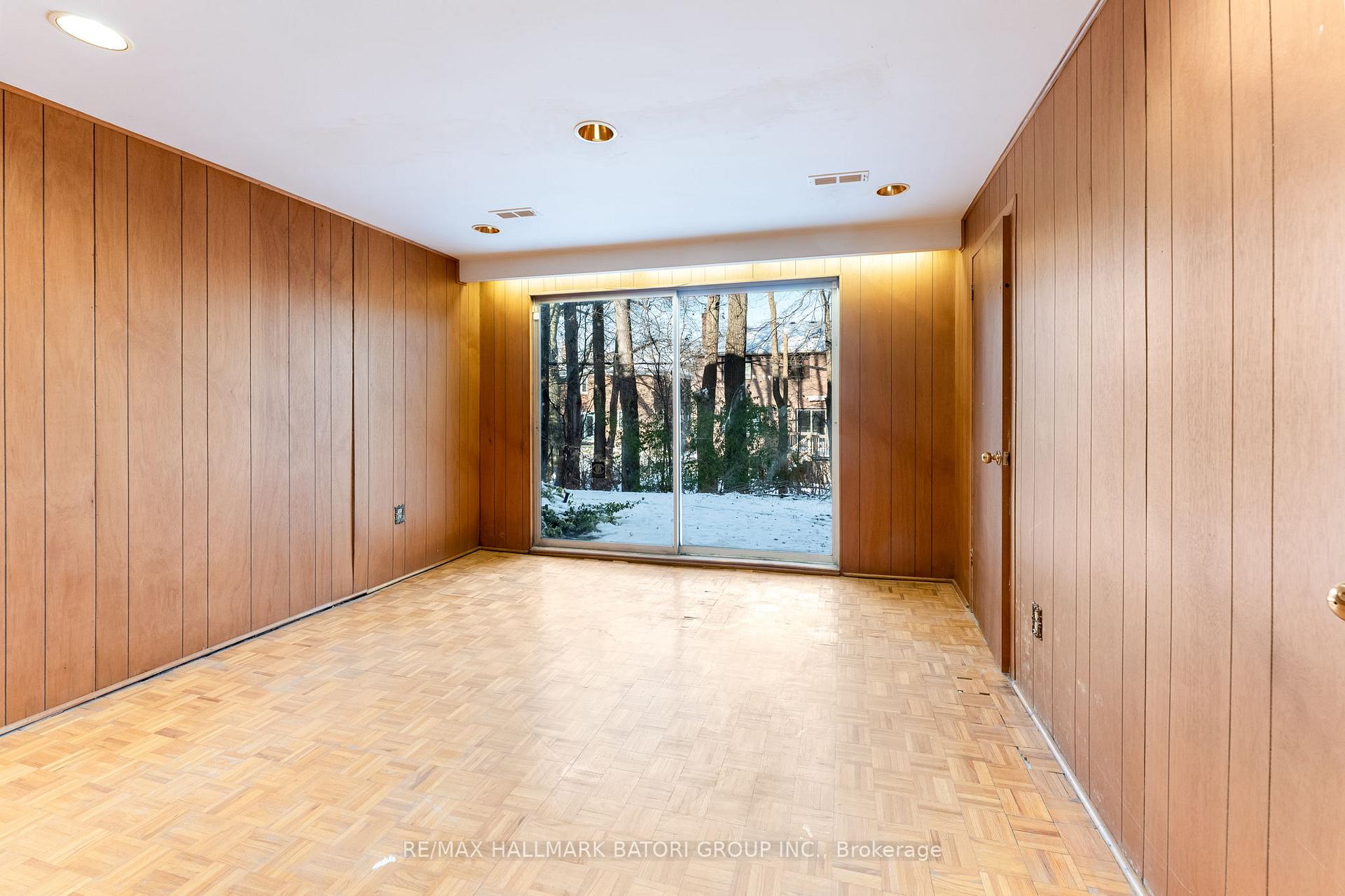 Photo 8 of 64 Prue Avenue, Toronto, Englemount-Lawrence — HOMEH