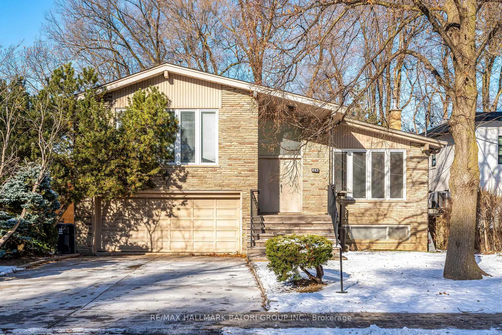 Photo 2 of 64 Prue Avenue, Toronto, Englemount-Lawrence — HOMEH