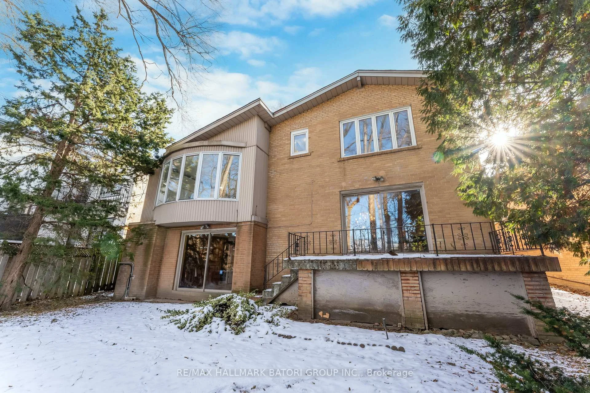 Photo 13 of 64 Prue Avenue, Toronto, Englemount-Lawrence — HOMEH