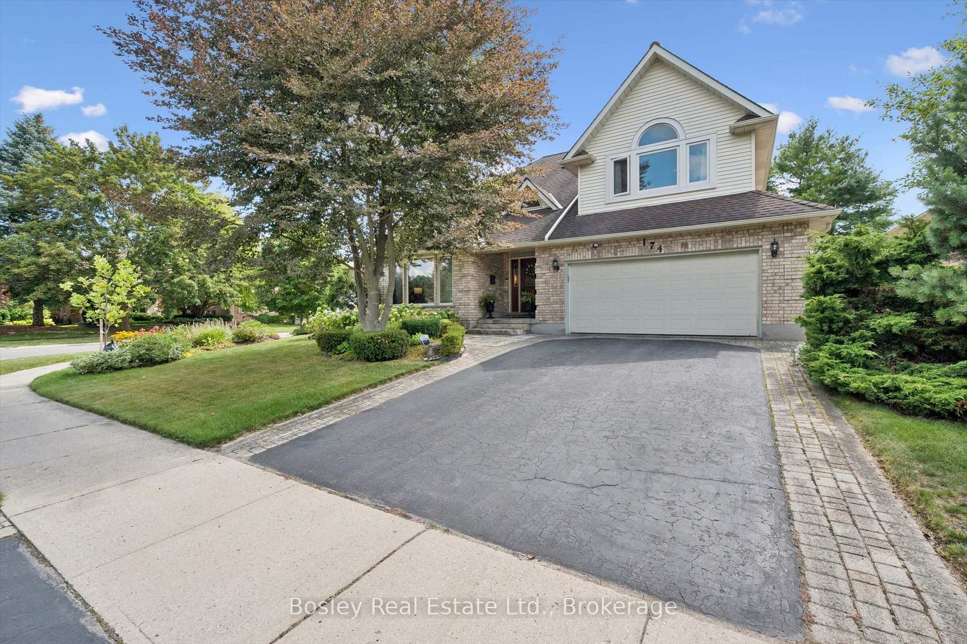 Photo 3 of 174 Dimson Avenue, Guelph, Kortright East — HOMEH
