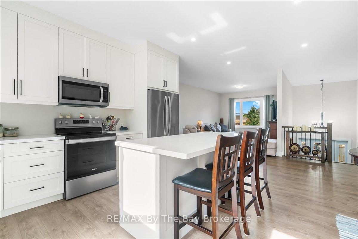 Photo 12 of 146 Mary Street, Clearview, Creemore — HOMEH