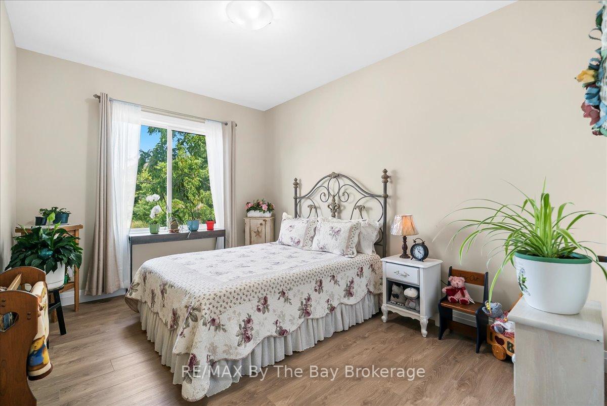 Photo 20 of 146 Mary Street, Clearview, Creemore — HOMEH