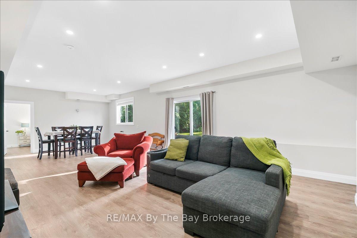 Photo 26 of 146 Mary Street, Clearview, Creemore — HOMEH