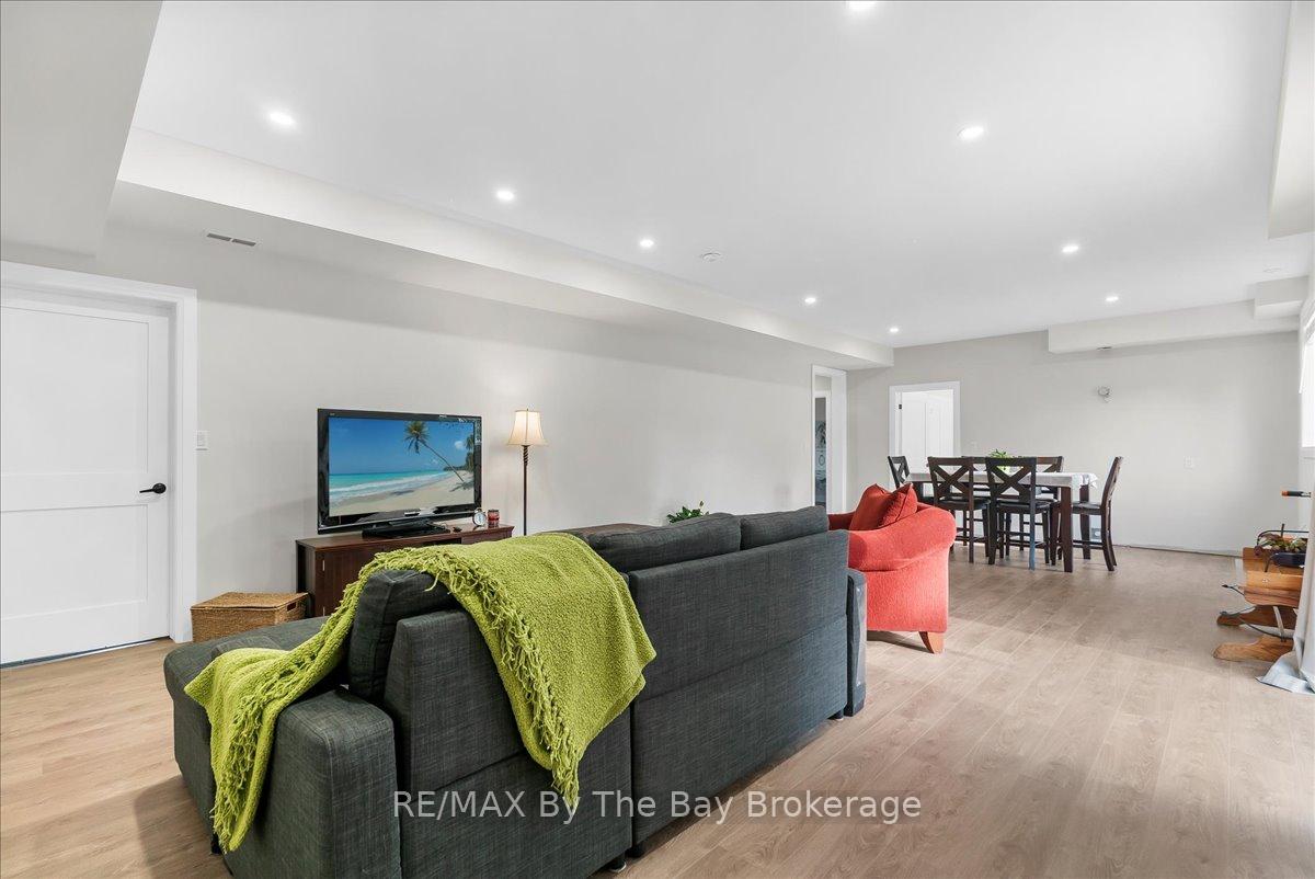 Photo 27 of 146 Mary Street, Clearview, Creemore — HOMEH