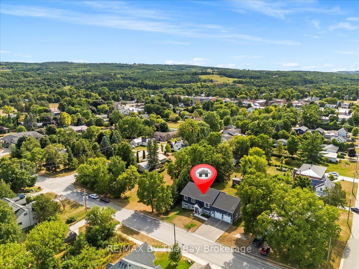 Photo 44 of 146 Mary Street, Clearview, Creemore — HOMEH