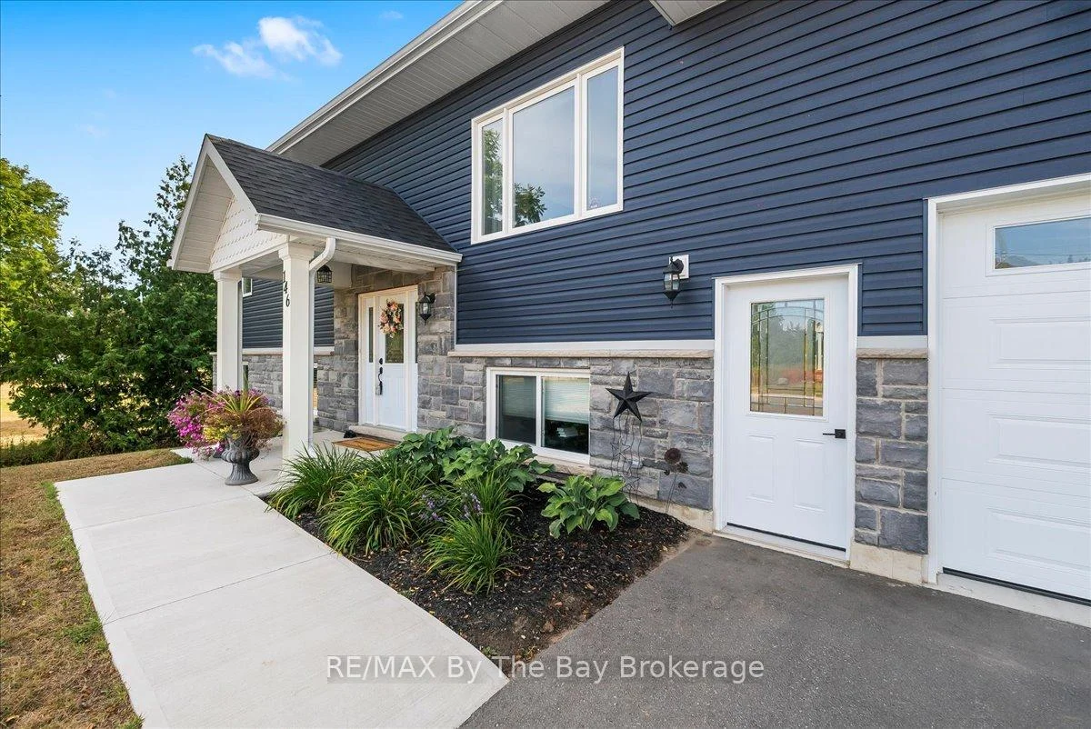 Photo 8 of 146 Mary Street, Clearview, Creemore — HOMEH