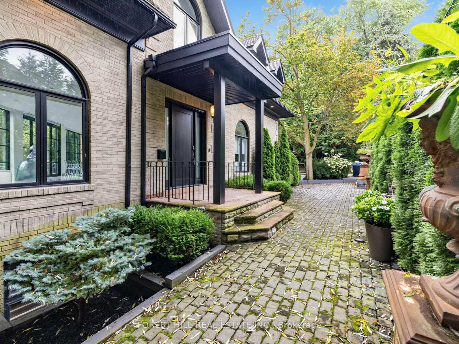 Photo 2 of 55 Strathearn Boulevard, Toronto, Forest Hill South — HOMEH