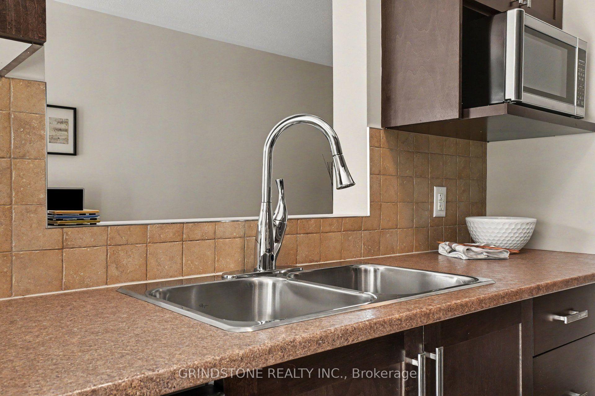 Photo 8 of 804 Kennacraig Private, Ottawa, Barrhaven - Stonebridge — HOMEH