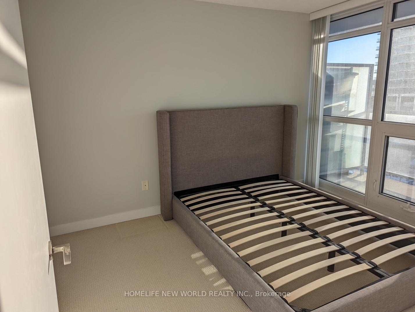 Photo 5 of Unit 811, 121 Mcmahon Drive, North York, Bayview Village — HOMEH