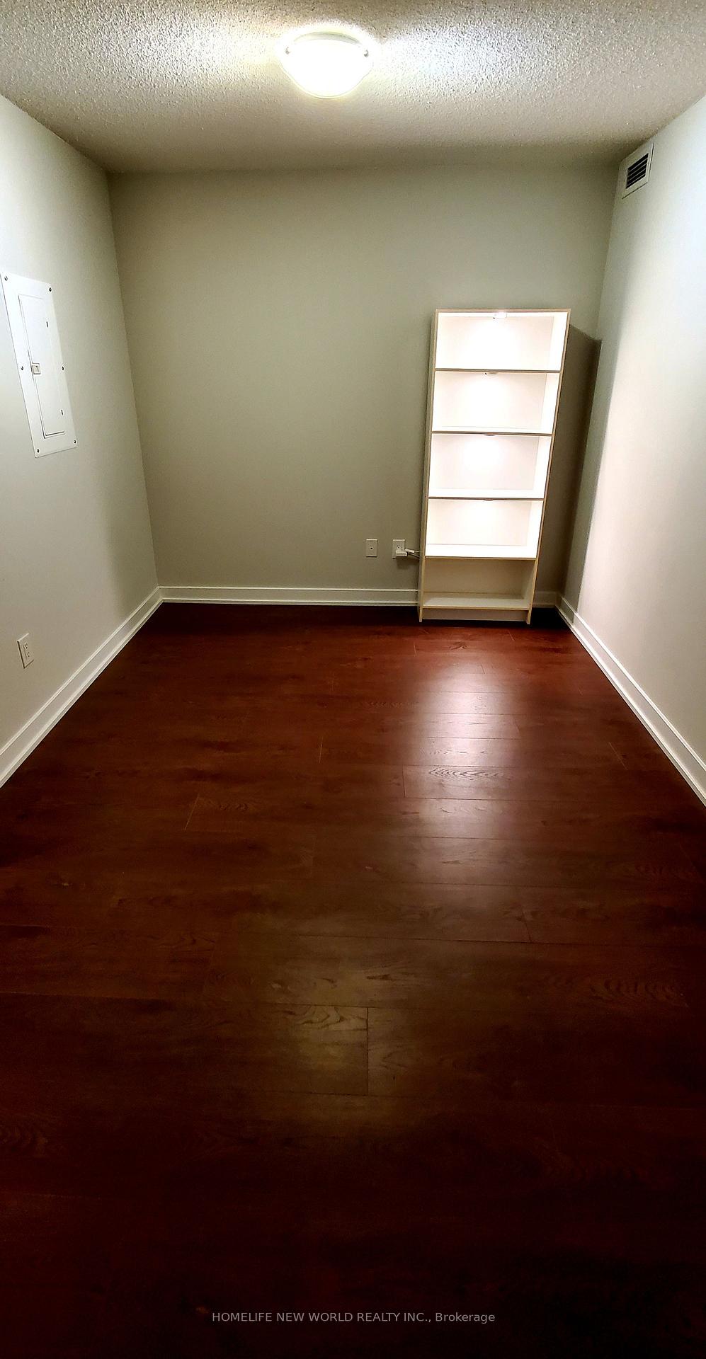 Photo 6 of Unit 811, 121 Mcmahon Drive, North York, Bayview Village — HOMEH