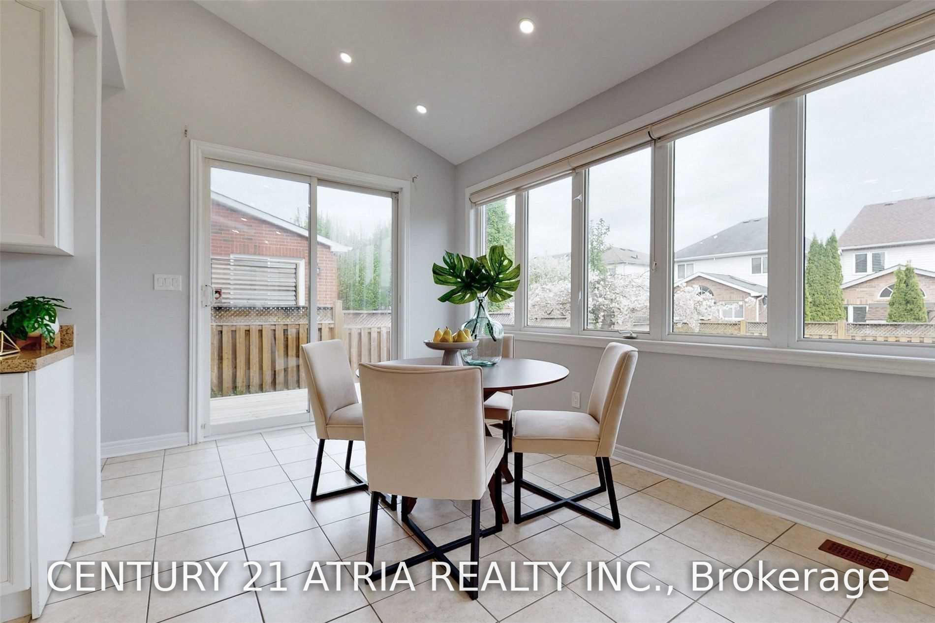Photo 15 of 75 Medland Avenue, Whitby, Williamsburg — HOMEH